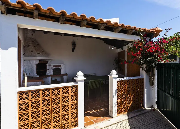 Octopus's Garden By Acasadascasas Feriehus Santo Isidoro